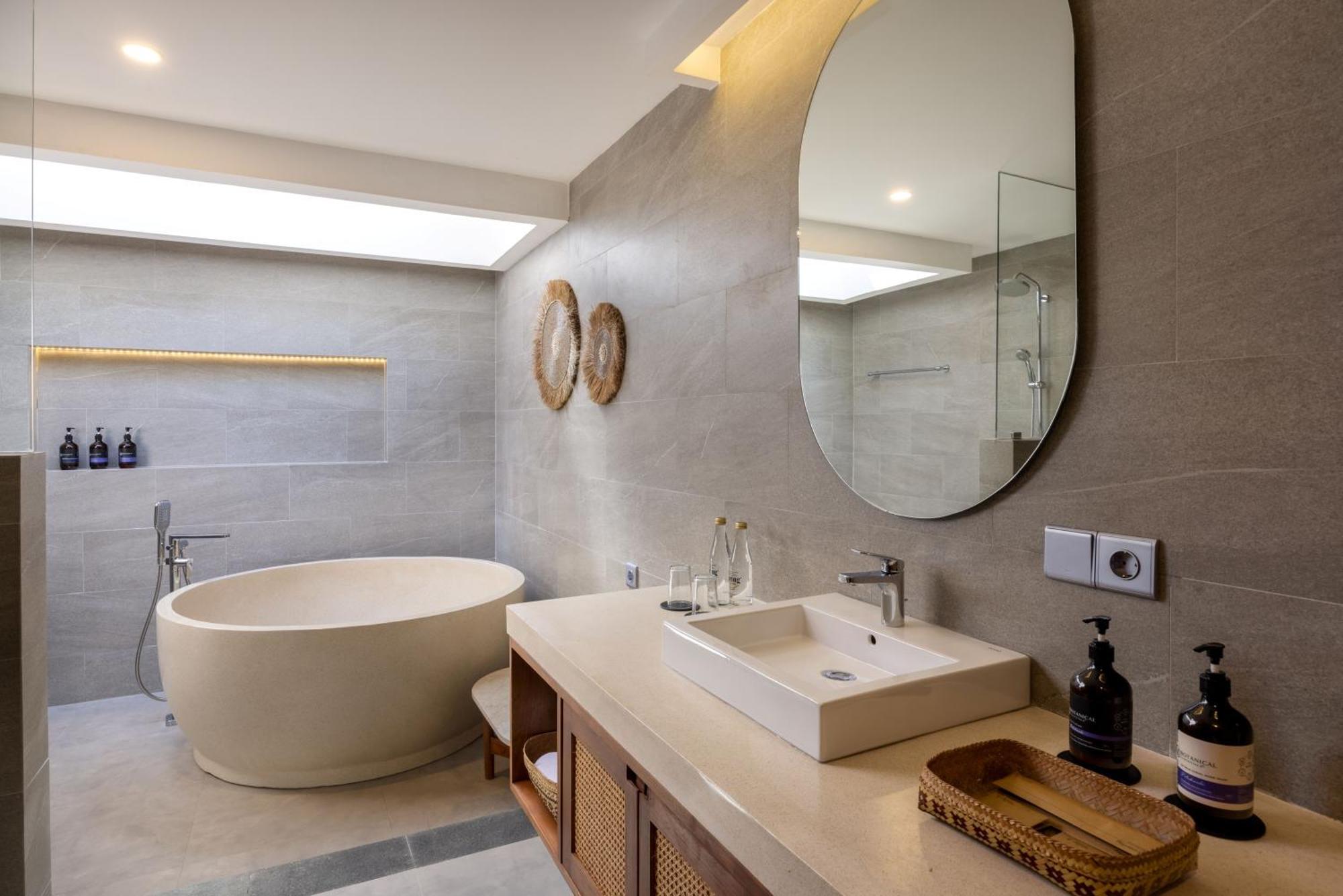 Tonys & - Bali 4* Seminyak