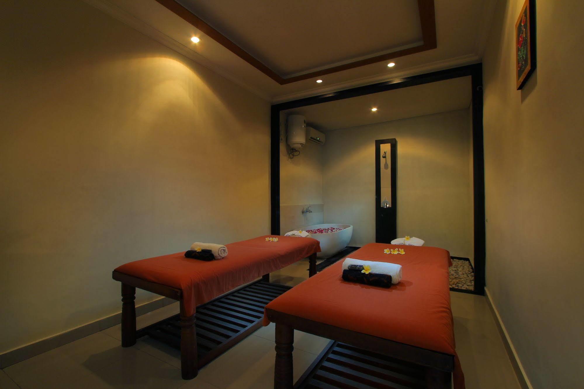 Tonys & - Bali Hotel Seminyak